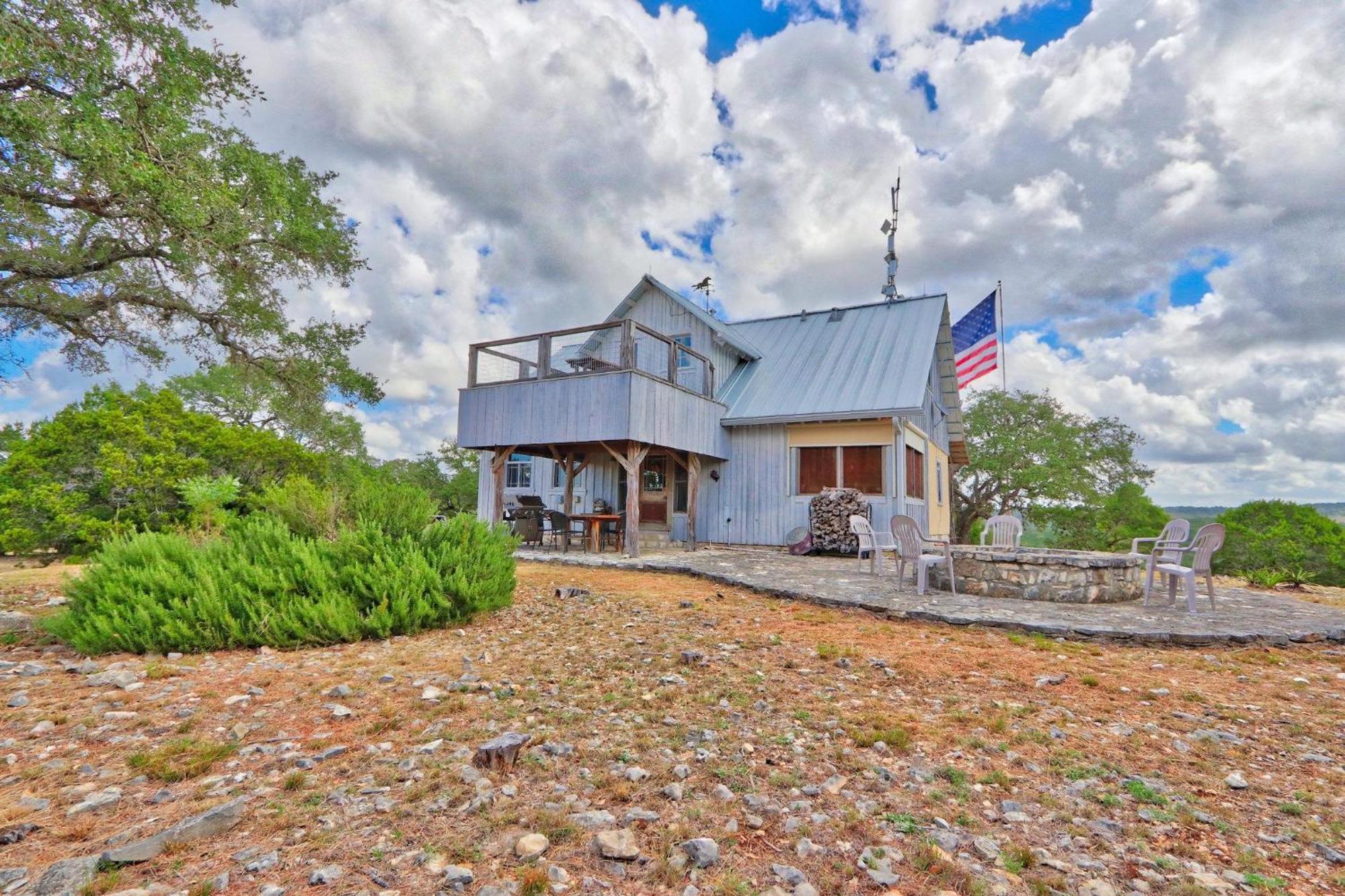 Log Cabin At Old Glory Ranch Wimberley Eksteriør billede