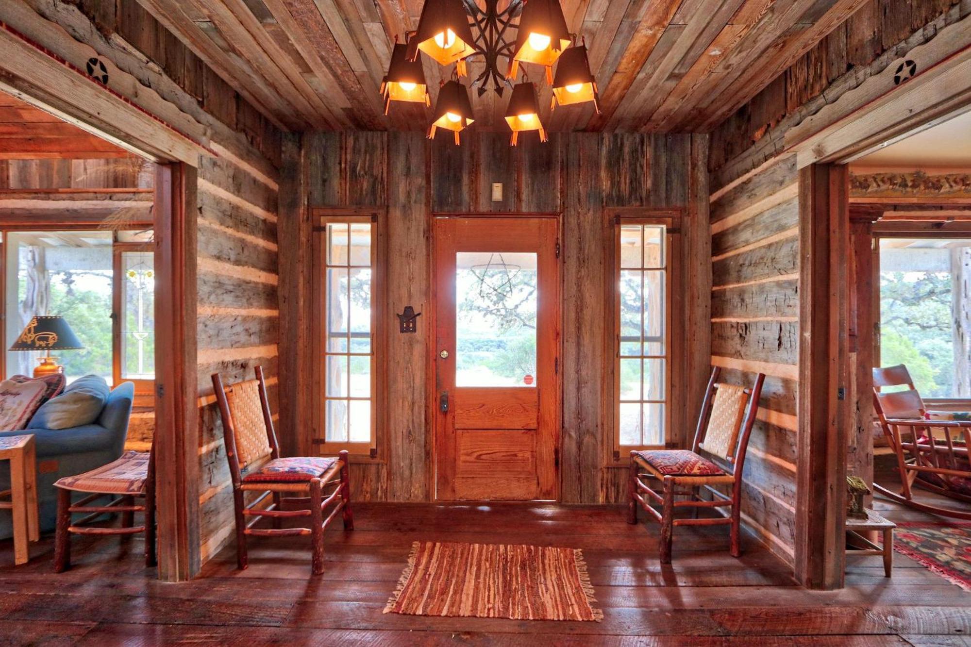 Log Cabin At Old Glory Ranch Wimberley Eksteriør billede