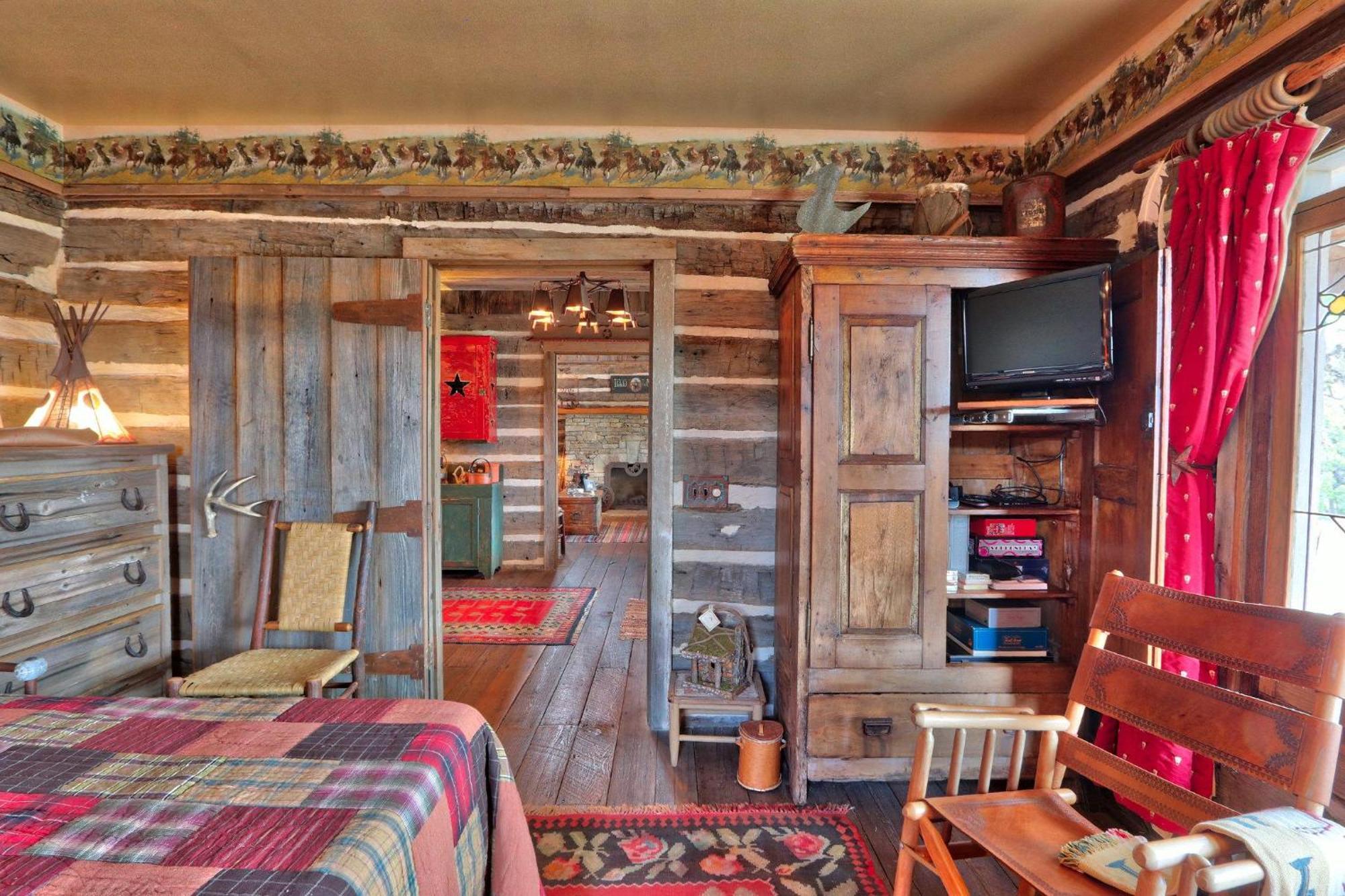 Log Cabin At Old Glory Ranch Wimberley Eksteriør billede